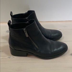 Cole Haan black leather boots 8.5M gently used